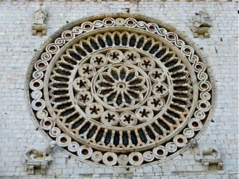 Basilica superiore. Rosone jpg; 500 pixels; 375 pixels