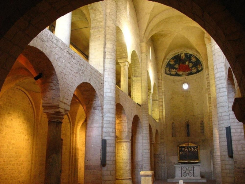 Basilica di Sant'Eufemia. Interno, navata. jpg; 1024 pixels; 768 pixels Basilica di Sant'Eufemia. Interno, navata. jpg; 1024 pixels; 768 pixels