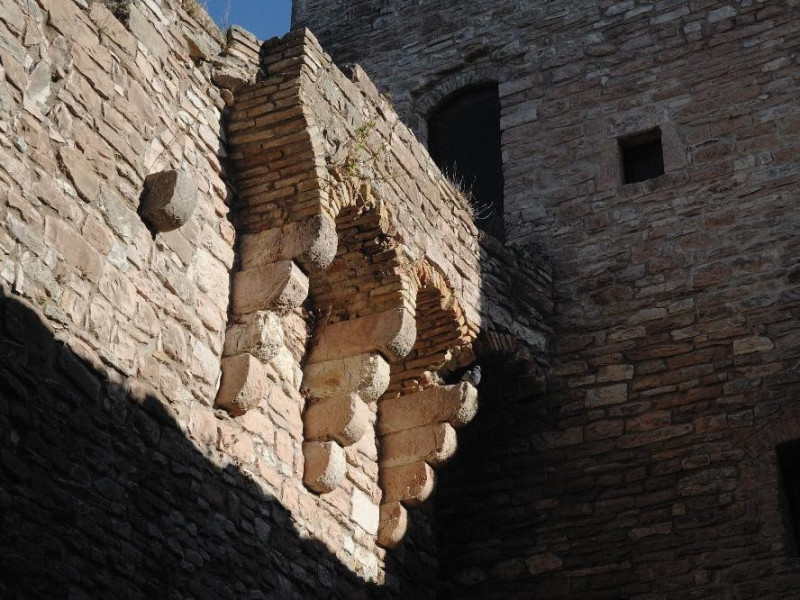Rocca Maggiore. Veduta esterna Fedeli, Marcello; jpg; 2126 pixels; 1417 pixels Rocca Maggiore. Veduta esterna Fedeli, Marcello; jpg; 2126 pixels; 1417 pixels
