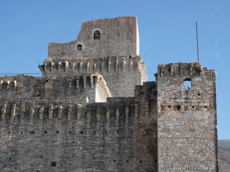 Rocca Maggiore. Veduta esterna Fedeli, Marcello; jpg; 2126 pixels; 1417 pixels Rocca Maggiore. Veduta esterna Fedeli, Marcello; jpg; 2126 pixels; 1417 pixels