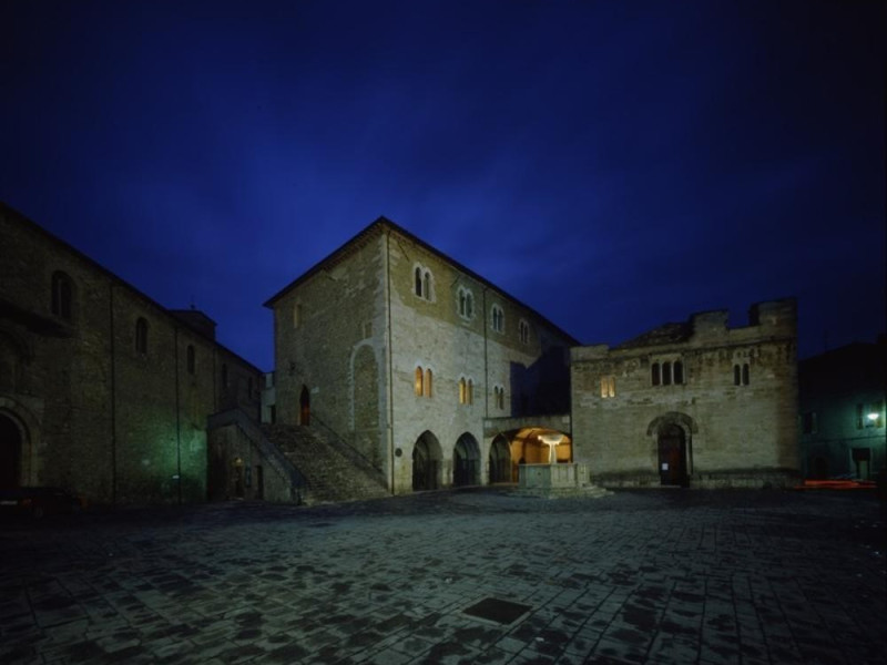 Teatro Torti. Esterno. Ficola, Paolo; jpg; 768 pixels; 620 pixels