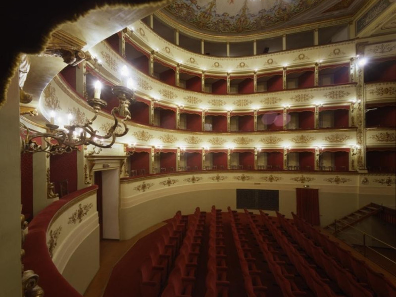 Teatro Comunale. Interno. La sala. Ficola, Paolo; jpg; 768 pixels; 620 pixels Teatro Comunale. Interno. La sala. Ficola, Paolo; jpg; 768 pixels; 620 pixels
