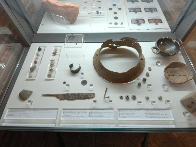 Reperti archeologici Fedeli, Marcello; jpg; 2126 pixels; 1417 pixels Reperti archeologici Fedeli, Marcello; jpg; 2126 pixels; 1417 pixels