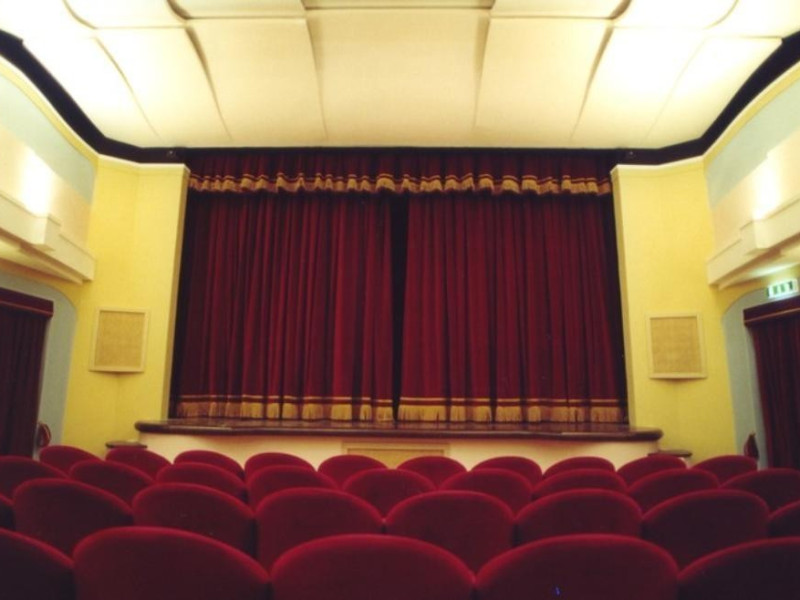 Teatro Comunale. La sala con il boccascena. Bovini, Mirko; jpg; 768 pixels; 506 pixels