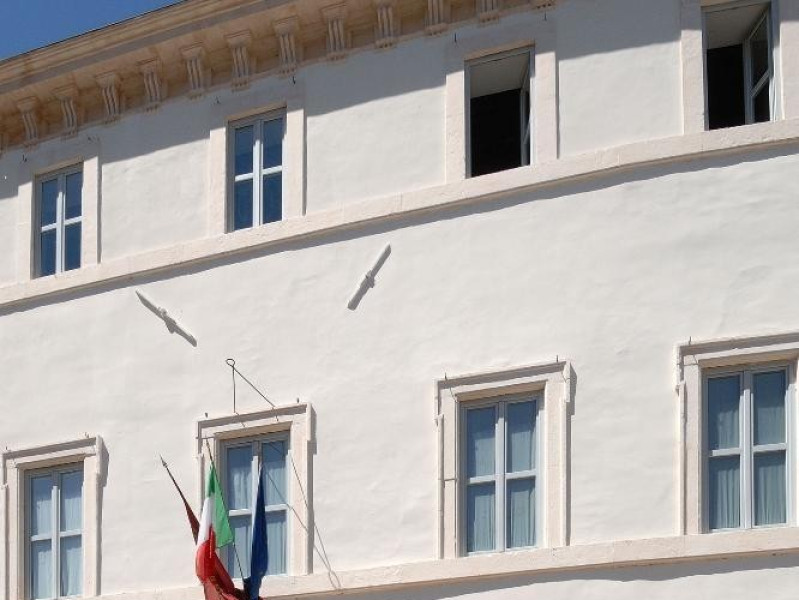 Palazzo Collicola. Ingresso. Fedeli, Marcello; jpg; 1417 pixels; 2126 pixels