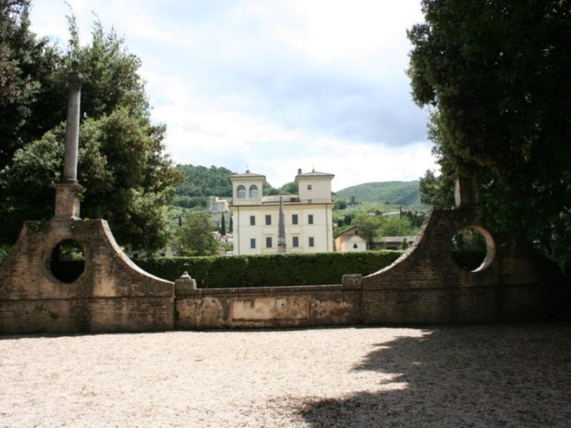 Villa Redenta. Veduta della villa dal tempiet Parco Tecnologico 3A-Progetto Ville e Giardini Regione Umbria; jpg; 768 pixels; 512 pixels