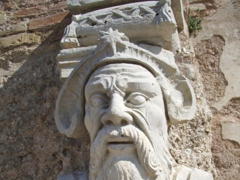 Villa Fabri. Esterno, telamone lapideo. Parco Tecnologico 3A-Progetto Ville e Giardini Regione Umbria; jpg; 576 pixels; 768 pixels Villa Fabri. Esterno, telamone lapideo. Parco Tecnologico 3A-Progetto Ville e Giardini Regione Umbria; jpg; 576 pixels; 768 pixels