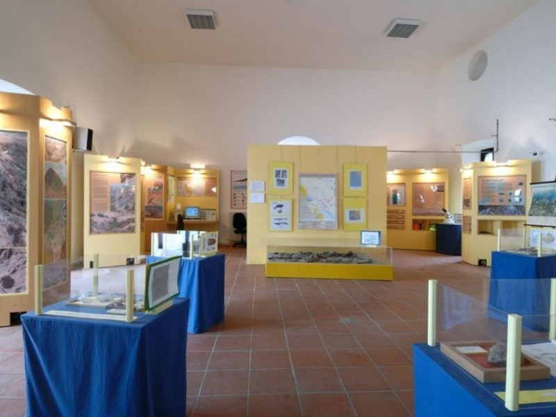 Interno. Sala espositiva. Fedeli, Marcello; jpg; 768 pixels; 511 pixels Interno. Sala espositiva. Fedeli, Marcello; jpg; 768 pixels; 511 pixels