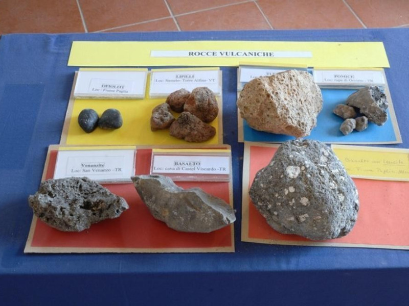 Interno. Rocce vulcaniche. Fedeli, Marcello; jpg; 768 pixels; 511 pixels Interno. Rocce vulcaniche. Fedeli, Marcello; jpg; 768 pixels; 511 pixels