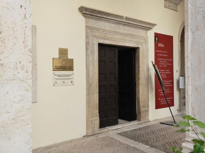 Veduta esterna. Ingresso. Fedeli, Marcello; jpg; 768 pixels; 511 pixels Veduta esterna. Ingresso. Fedeli, Marcello; jpg; 768 pixels; 511 pixels