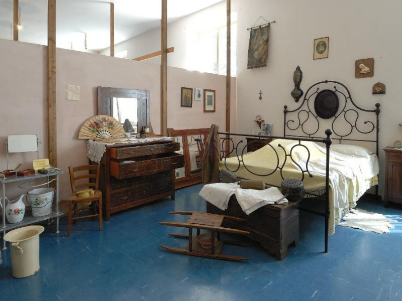 Ricostruzione di una camera da letto Fedeli, Marcello; jpg; 2126 pixels; 1417 pixels Ricostruzione di una camera da letto Fedeli, Marcello; jpg; 2126 pixels; 1417 pixels