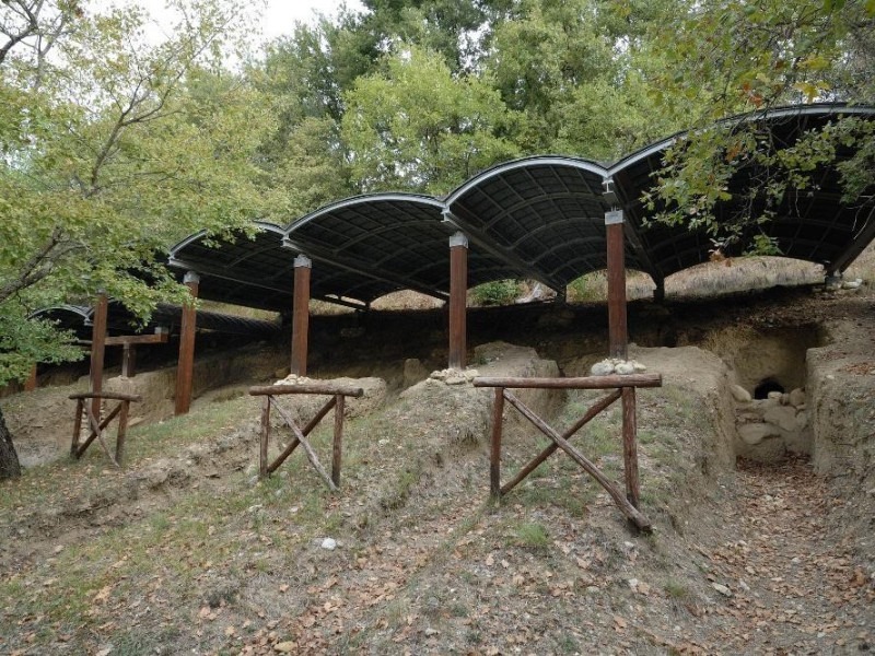 Necropoli umbro-etrusca del Vallone S. Lorenz Fedeli, Marcello; jpg; 2126 pixels; 1417 pixels