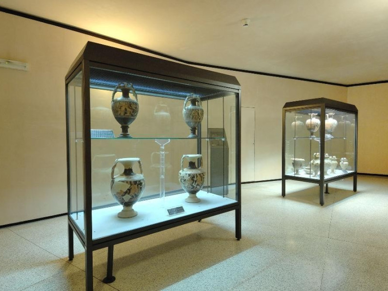 Esposizione di reperti etruschi Fedeli, Marcello; jpg; 2126 pixels; 1417 pixels Esposizione di reperti etruschi Fedeli, Marcello; jpg; 2126 pixels; 1417 pixels