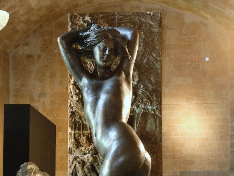 Emilio Greco. Scultura. Figura femminile jpg; 1417 pixels; 2126 pixels