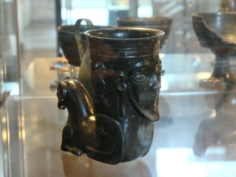 Rhytòn in bucchero Fedeli, Marcello; jpg; 2126 pixels; 1417 pixels Rhytòn in bucchero Fedeli, Marcello; jpg; 2126 pixels; 1417 pixels