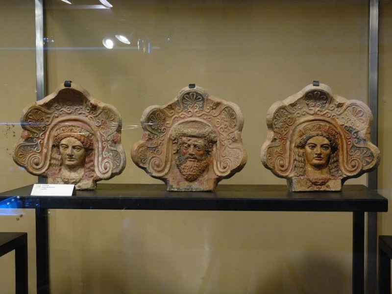 Antefisse dal tempio del V sec. Fedeli, Marcello; jpg; 2126 pixels; 1417 pixels Antefisse dal tempio del V sec. Fedeli, Marcello; jpg; 2126 pixels; 1417 pixels