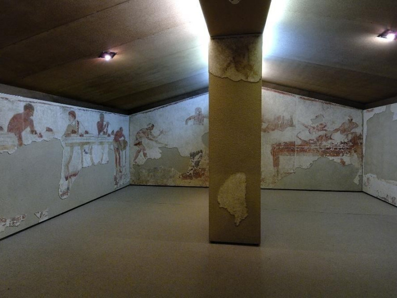 Tomba Golini. IV sec. a.C. II metà  Fedeli, Marcello; jpg; 2126 pixels; 1417 pixels Tomba Golini. IV sec. a.C. II metà  Fedeli, Marcello; jpg; 2126 pixels; 1417 pixels