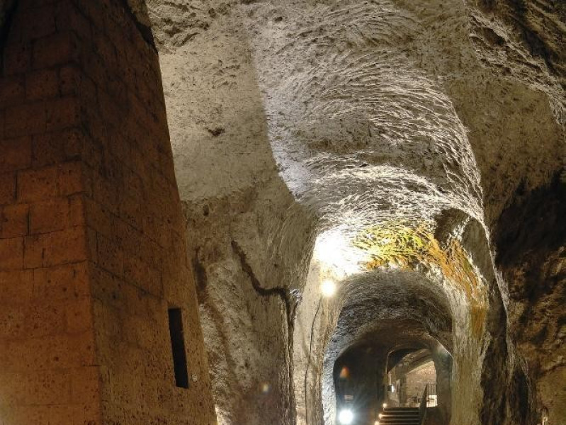 Orvieto underground. Percorso interno. jpg; 1417 pixels; 2126 pixels Orvieto underground. Percorso interno. jpg; 1417 pixels; 2126 pixels