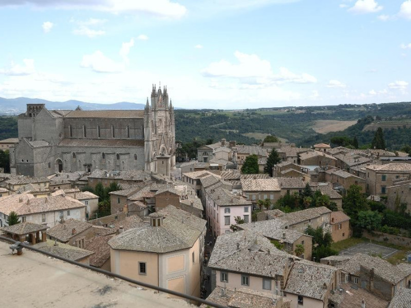 Vista verso il Duomo Fedeli, Marcello; jpg; 2126 pixels; 1417 pixels Vista verso il Duomo Fedeli, Marcello; jpg; 2126 pixels; 1417 pixels