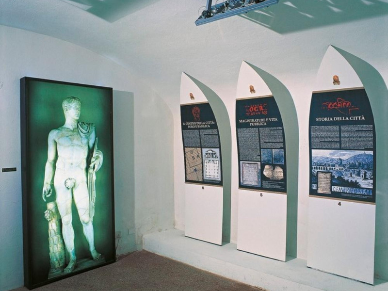 Antiquarium Comunale. Sala espositiva, allest Giorgetti, Alessio; jpg; 768 pixels; 616 pixels Antiquarium Comunale. Sala espositiva, allest Giorgetti, Alessio; jpg; 768 pixels; 616 pixels