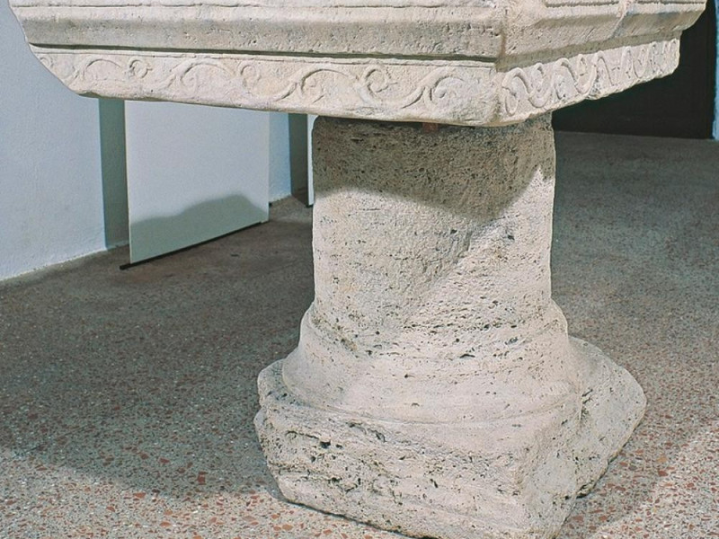Antiquarium Comunale. Mensa di altare, VI sec Giorgetti, Alessio; jpg; 768 pixels; 660 pixels Antiquarium Comunale. Mensa di altare, VI sec Giorgetti, Alessio; jpg; 768 pixels; 660 pixels