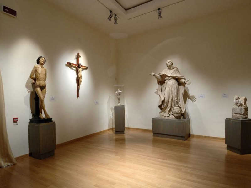 Museo diocesano e capitolare. Sala A. jpg; 2126 pixels; 1417 pixels Museo diocesano e capitolare. Sala A. jpg; 2126 pixels; 1417 pixels