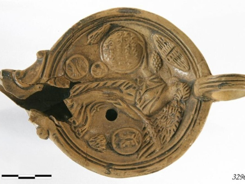 Lucerna Università di Perugia – Scavo di Scoppieto; jpg; 768 pixels; 511 pixels Lucerna Università di Perugia – Scavo di Scoppieto; jpg; 768 pixels; 511 pixels