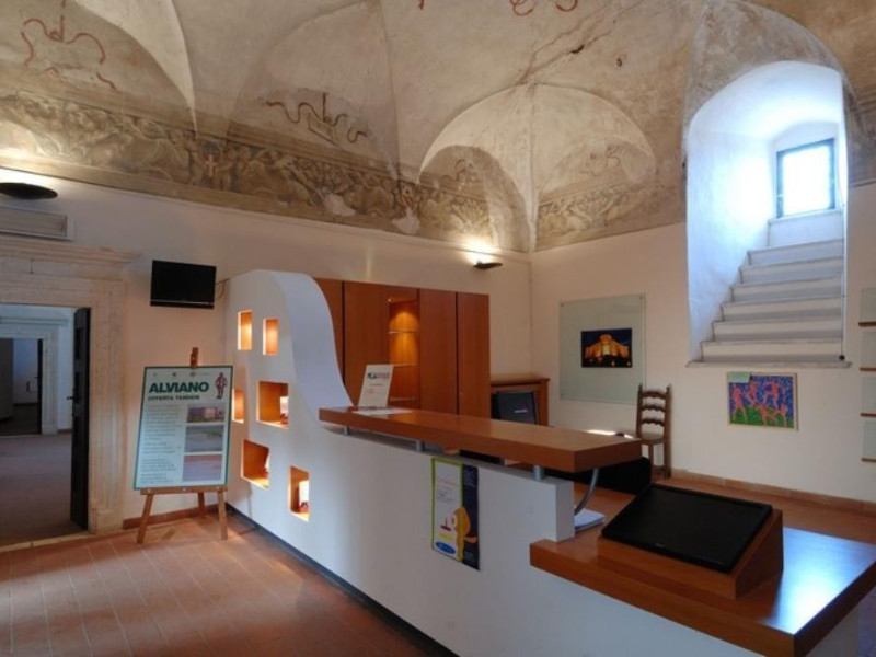 Interno. Sala espositiva. Fedeli, Marcello; jpg; 768 pixels; 511 pixels Interno. Sala espositiva. Fedeli, Marcello; jpg; 768 pixels; 511 pixels