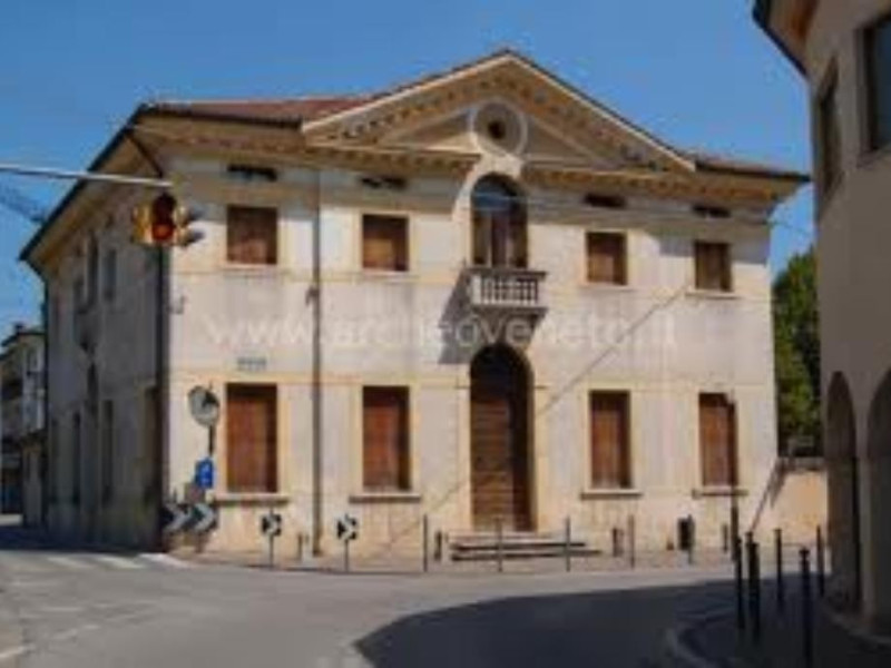 Immagine descrittiva - Immagine descrittiva -