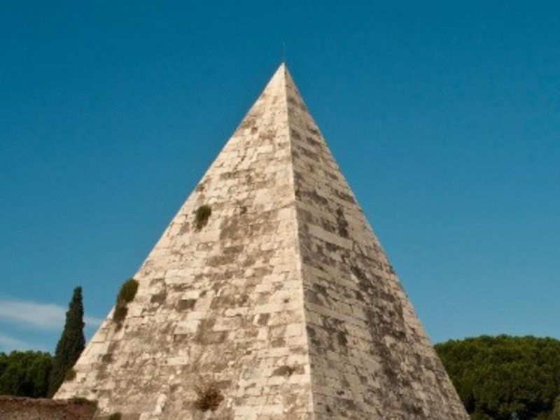 Piramide di Caio Cestio Piramide di Caio Cestio