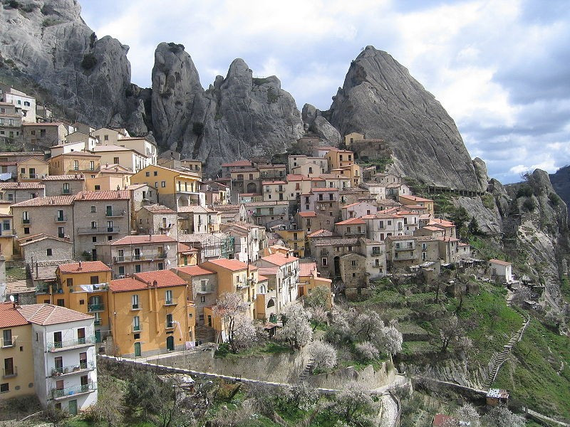 Immagine descrittiva - CC BY Di Jon Shave - Castelmezzano, CC BY 2.0, https://commons.wikimedia.org/w/index.php?curid=29651109 Immagine descrittiva - CC BY Di Jon Shave - Castelmezzano, CC BY 2.0, https://commons.wikimedia.org/w/index.php?curid=29651109