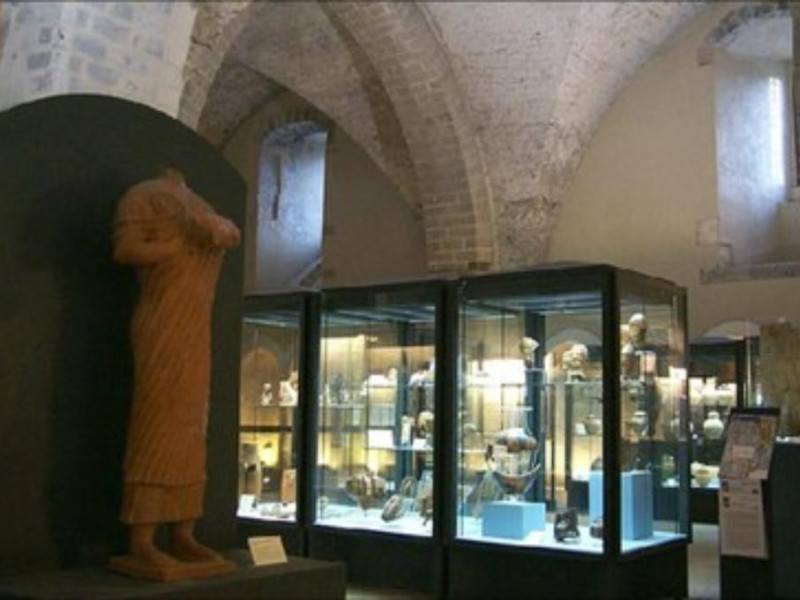 Allestimento museale, sale con i reperti dai