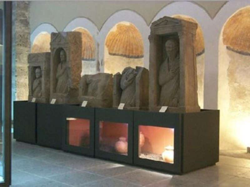 Allestimento museale, sale con le stele funer