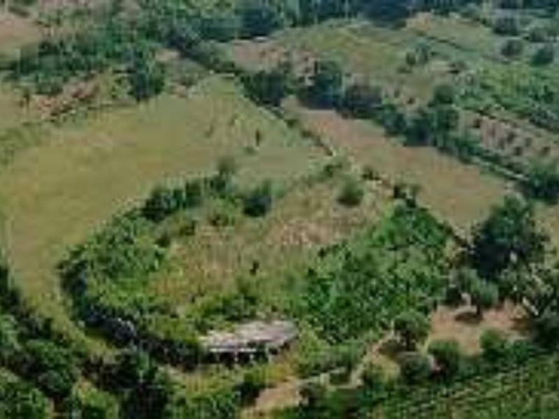 Antica Cales, veduta dall'alto del teatro