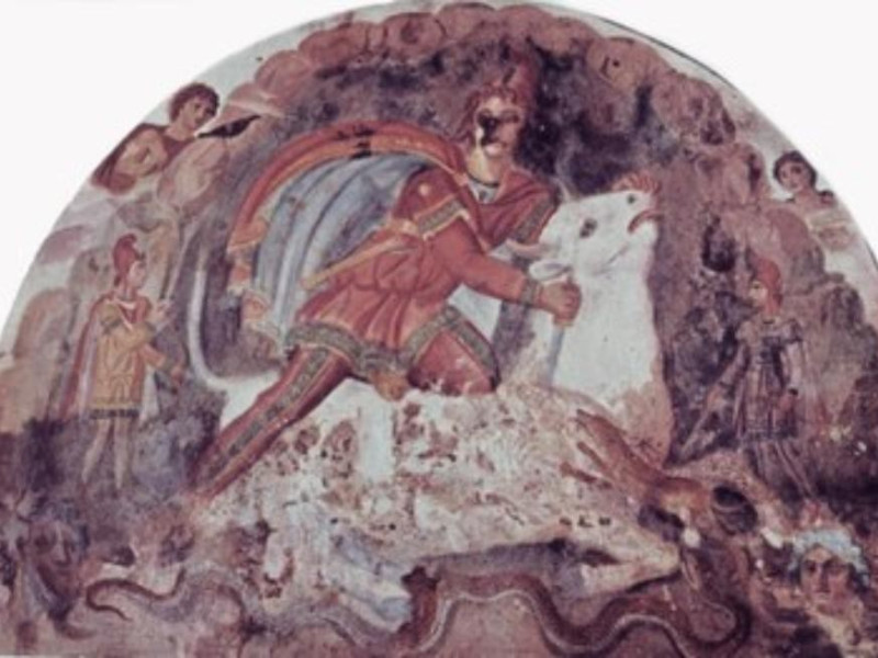 Mitreo, dettaglio della parete di fondo con l Mitreo, dettaglio della parete di fondo con l