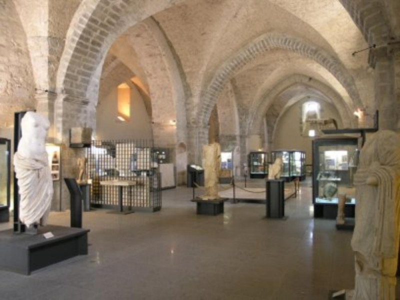 Cavallerizza, particolare degli interni con a