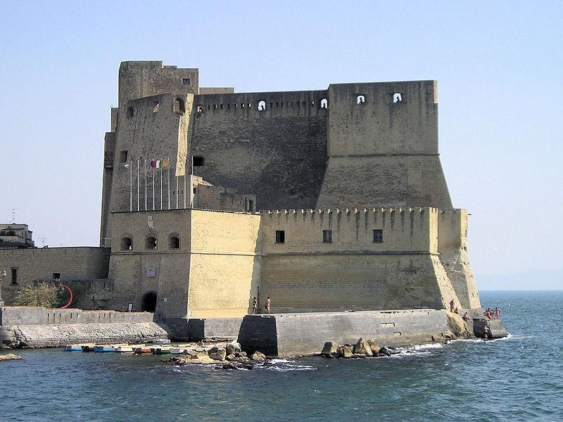 Castel dell'Ovo, sede del Museo Etnopreistorico Castel dell'Ovo, sede del Museo Etnopreistorico