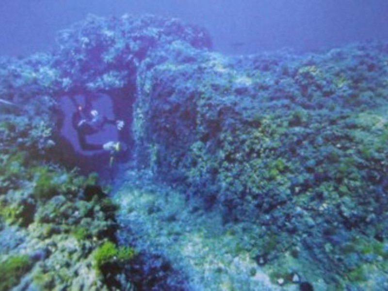 Strutture archeologiche sommerse, particolare