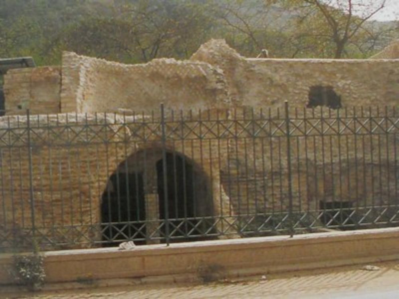 Necropoli di San Vito, particolare dei prospe