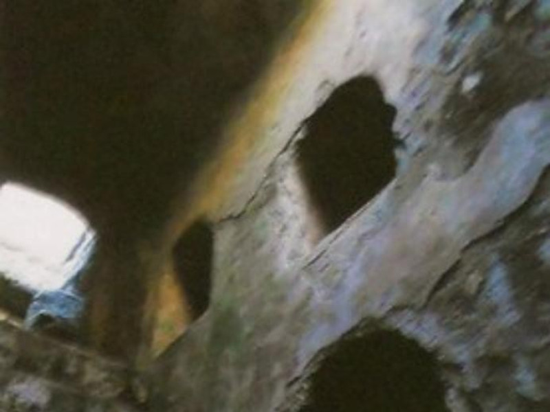 Necropoli di via Celle, interno di uno dei ma