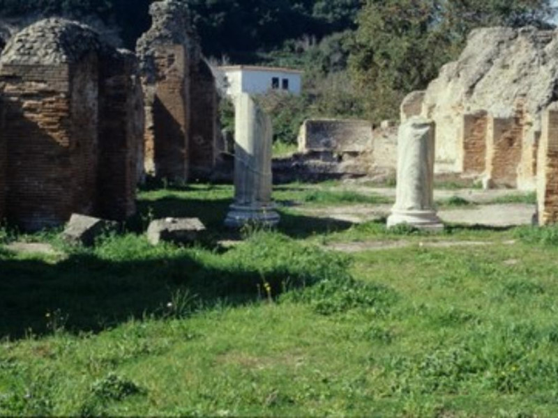 Cuma, Terme del Foro