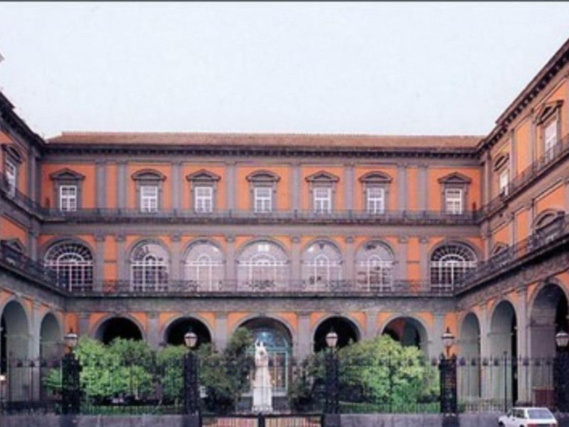 Facciata su piazza Trieste e Trento Facciata su piazza Trieste e Trento