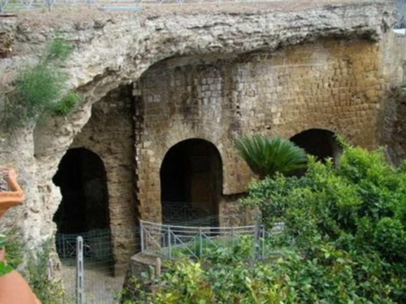 Cento Camerelle, veduta esterna della rete di