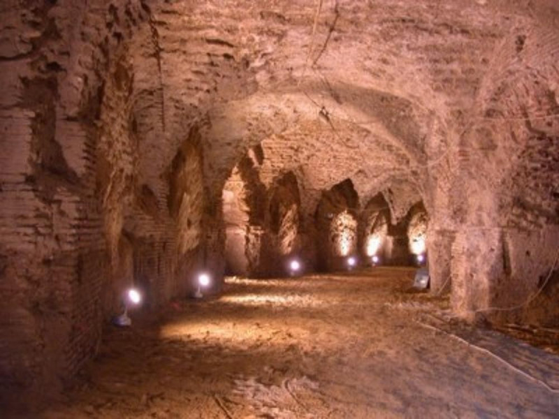 Teatro romano di Miseno, veduta degli ambulac
