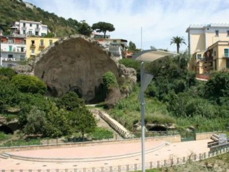 Tempio c.d. di Diana, veduta ravvicina dell'i