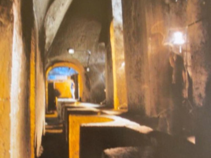 Teatro romano, particolare dei cunicoli inter Teatro romano, particolare dei cunicoli inter