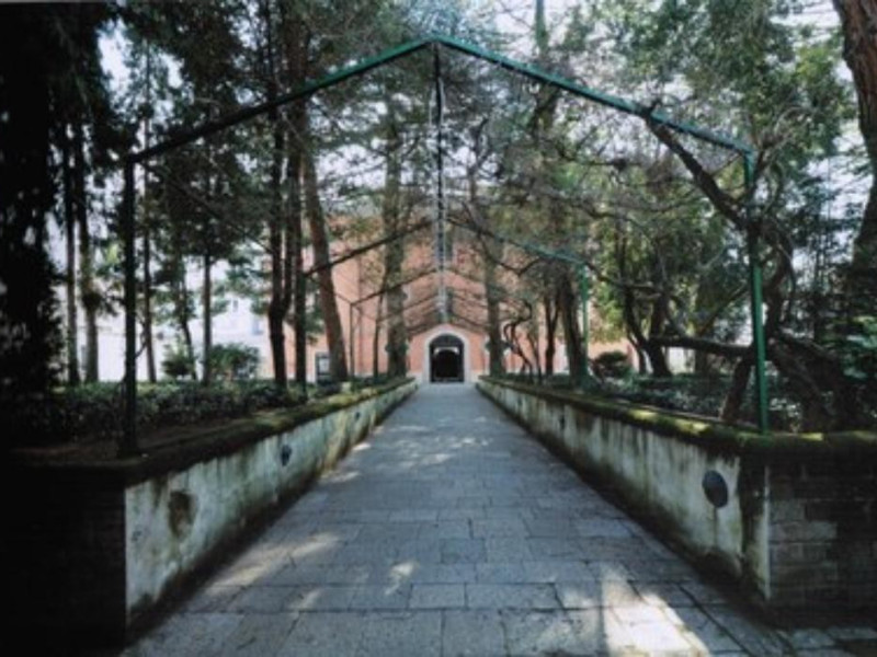 Veduta del giardino del Carcere Borbonico