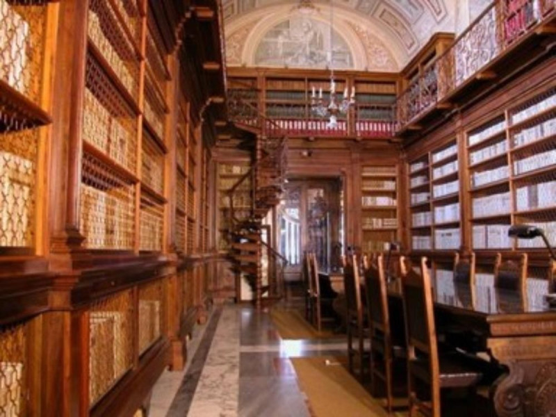 Sala consultazione Sala consultazione