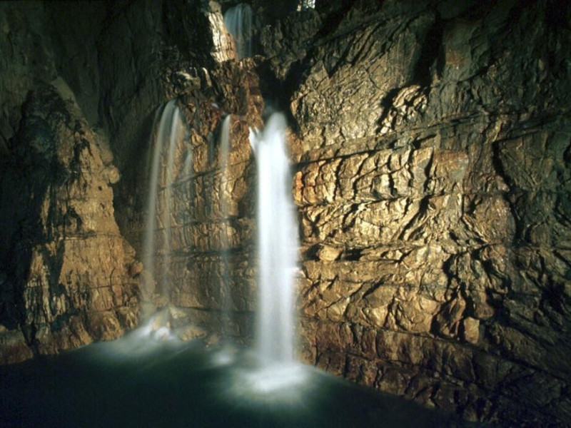 Grotte di Stiffe, Cascata  Grotte di Stiffe, Cascata