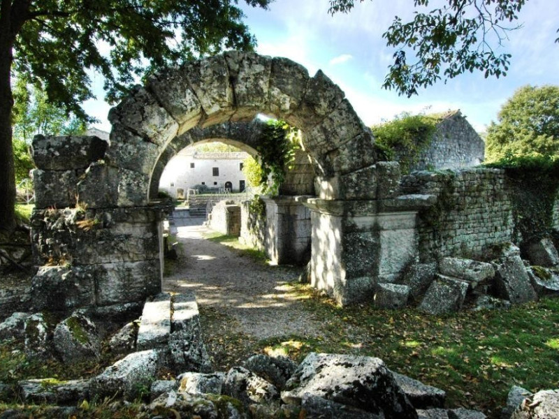 Teatro, porta di ingresso Teatro, porta di ingresso